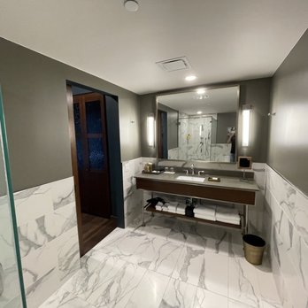 Thompson San Antonio - Riverwalk - No hooks very minor great - Hotels Near Me - San Antonio, Texas