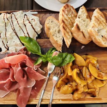 Mizza - Prosciutto and peaches 6/10 - Italian Near Me - Santa Barbara, California Mizza - Prosciutto and peaches 6/10 - Italian Near Me - Santa Barbara, California