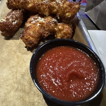 Studio Movie Grill - Simi Valley - Mozzarella sticks - Cinema Near Me - Simi Valley, California