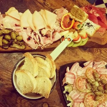 La Prosciutteria - Trastevere - 2 medium meat/cheese plates (comes with a side of bread) and a bacon salad (tomatoes, olives, bacon) - Salumerie Near Me - Rome, RM La Prosciutteria - Trastevere - 2 medium meat/cheese plates (comes with a side of bread) and a bacon salad (tomatoes, olives, bacon) - Salumerie Near Me - Rome, RM