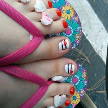 Diamond Nails and Spa - I asked for hearts with stripes and showed a pic. Hannah was doing my nails and this sad mess is what I got. - Nail Salons Near Me - Riverside, California Diamond Nails and Spa - I asked for hearts with stripes and showed a pic. Hannah was doing my nails and this sad mess is what I got. - Nail Salons Near Me - Riverside, California