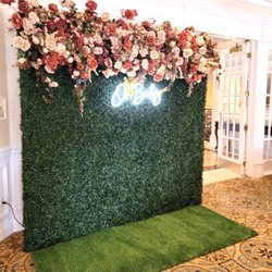 Party Warehouse Outlet - Green Wall Backdrop with Florals, Baby Shower Backdrop
Photo Booth Backdrop
