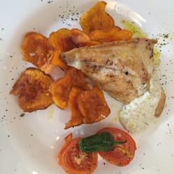 El Llorer - Dorada a la plancha con salsa tártara y patatas de calabaza