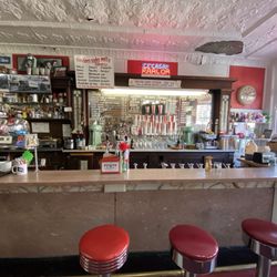 Candy Kitchen - Old fashioned fountain bar