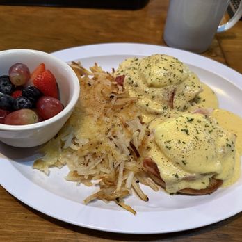 Ham's Station - Eggs Benedict - American Near Me - Pioneer, California