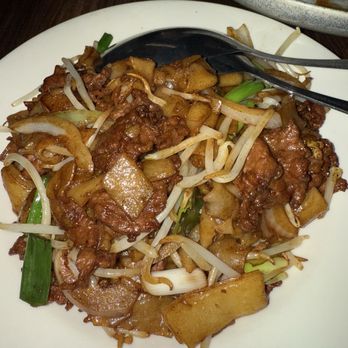 Dumpling Kitchen Noe Valley - C03. Beef Chow Fun - Shanghainese Near Me - San Francisco, California