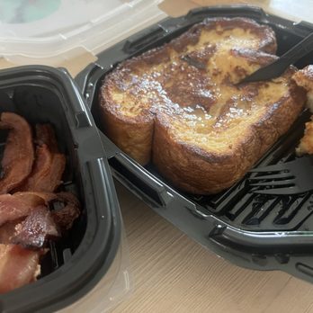 Hash Kitchen - Classic Brioche French Toast Applewood Smoked Bacon - New American Near Me - Gilbert, Arizona Hash Kitchen - Classic Brioche French Toast Applewood Smoked Bacon - New American Near Me - Gilbert, Arizona