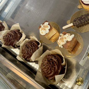 Frank & Roze - Get the chocolate cupcake! - Breakfast & Brunch Near Me - Denver, Colorado Frank & Roze - Get the chocolate cupcake! - Breakfast & Brunch Near Me - Denver, Colorado