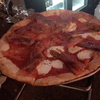 Campioni Pizza  - Margarita pizza w/ prosciutto ( the prosciutto tasted way too salty and wasn't cut thin ) - Pizza Near Me - Ponce, Puerto Rico