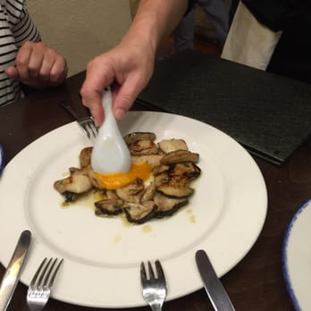 La Cepa - Breaking the egg onto the mushroom - Basque Near Me - Donostia / San Sebastián, SS