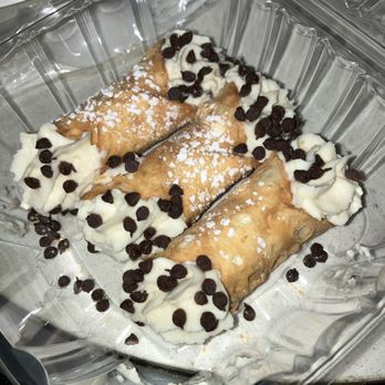 Lui Lui - Cannoli - Italian Near Me - West Lebanon, New Hampshire Lui Lui - Cannoli - Italian Near Me - West Lebanon, New Hampshire