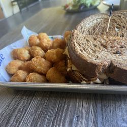 Scovill's Grill - Turkey reuben and tater tot's