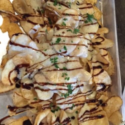 P-Beau's - House made chips with blue cheese cream sauce and balsamic drizzle - excellent !