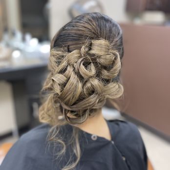 Beyondbeauty Studio By Nida - Hairstyles - Threading Services Near Me - Houston, Texas Beyondbeauty Studio By Nida - Hairstyles - Threading Services Near Me - Houston, Texas