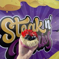 Steak N’ Berries - The Pink Bowl
