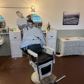 Elvis Barbershop Museum - The chair. - Museums Near Me - Fort Smith, Arkansas