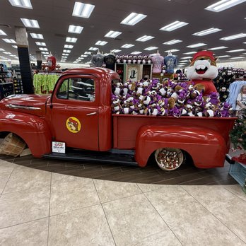 Buc-ees - Gas Stations Near Me - Auburn, Alabama