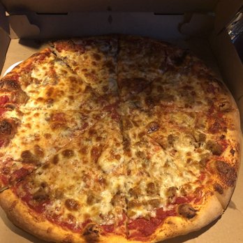 Primo Pizza At The Kettle - NY Style - Pizza Near Me - Clinton, New York