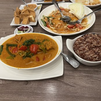 Banana Thai Cafe - Curry - Thai Near Me - Pasadena, California Banana Thai Cafe - Curry - Thai Near Me - Pasadena, California