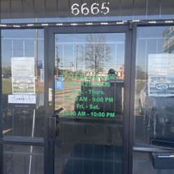 Chicken Coop - Memphis - No one inside on 3-15-23. Are they still open?