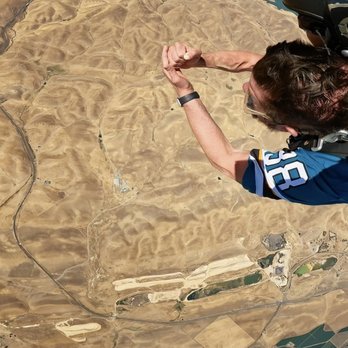 Bay Area Skydiving - Mid Jump rock, paper, scissors - Skydiving Near Me - Byron, California