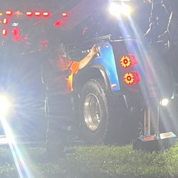 Collins Auto Paint & Body Towing & Recovery