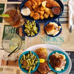 Nick's - Fried fish platter, crab cakes
