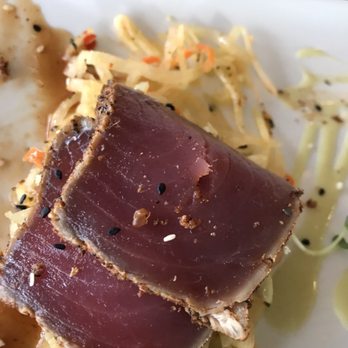 Kona Brewing - Seared Ahi So ONO! - Pubs Near Me - Honolulu, Hawaii