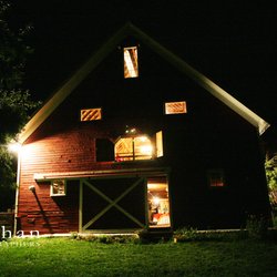 Lazy B Barn - Our barn is 120 years old with modern amenities and the best views of the gallatin valley for your wedding