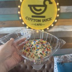 Cotton Duck Café - Sprinkle cookie