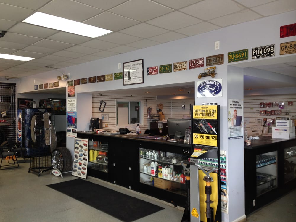 TIRE TRAXX Updated August 2024 13 Photos 2101 Fort St, Wyandotte