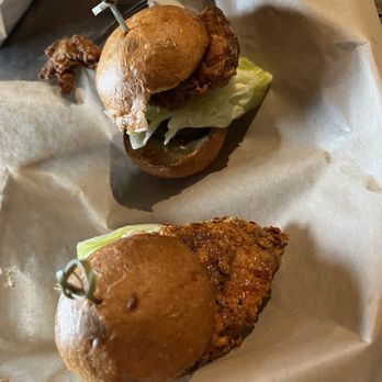Twin Oaks Roadhouse - * Nashville Chicken Sliders - Bars Near Me - Penngrove, California