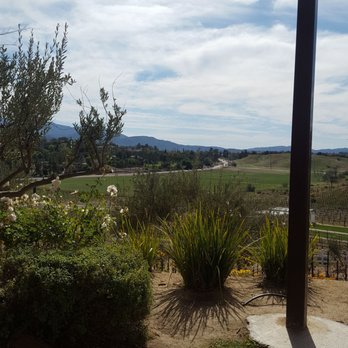 Cougar Vineyard & Winery - Eat outdoor while admiring the great views - Wineries Near Me - Temecula, California Cougar Vineyard & Winery - Eat outdoor while admiring the great views - Wineries Near Me - Temecula, California