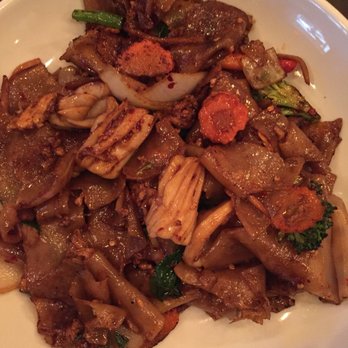 Thai Stellar - Drunken Noodles w/ squid - Thai Near Me - Webster, Texas Thai Stellar - Drunken Noodles w/ squid - Thai Near Me - Webster, Texas