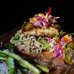 72 Tavern & Grill - Mahi Mahi