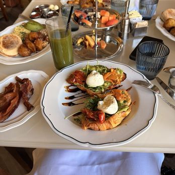 Alexxa's - Veggie omelette, Avocado Burrata Toast, Classic Eggs Benedict, Green Juice, Fruit Tower - Breakfast & Brunch Near Me - Las Vegas, Nevada Alexxa's - Veggie omelette, Avocado Burrata Toast, Classic Eggs Benedict, Green Juice, Fruit Tower - Breakfast & Brunch Near Me - Las Vegas, Nevada