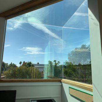 Clear Glass - After image of the window - Window Washing Near Me Clear Glass - After image of the window - Window Washing Near Me