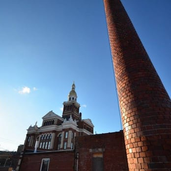 Smokestack - The Smokestack is just across 7th Street from the beautiful Dubuque County Courthouse. - Restaurants Near Me - Dubuque, Iowa