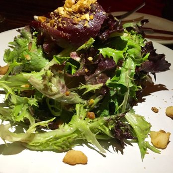 End Cut - Special pear, arugula, goat cheese and macadamia nut salad - French Near Me - West Park, New York End Cut - Special pear, arugula, goat cheese and macadamia nut salad - French Near Me - West Park, New York