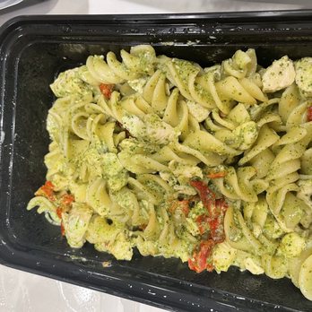 Il Fornaio - Fusilloni al Pesto e Pollo - Italian Near Me - Sacramento, California Il Fornaio - Fusilloni al Pesto e Pollo - Italian Near Me - Sacramento, California