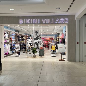 CF Richmond Centre - Shopping Centers Near Me - Richmond, British Columbia CF Richmond Centre - Shopping Centers Near Me - Richmond, British Columbia