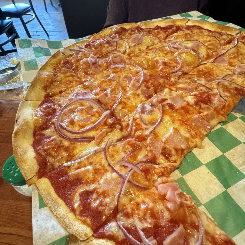 Shaner's Pizza - ONION AND HAM Cooked perfectly. - Pizza Near Me - Sarasota, Florida Shaner's Pizza - ONION AND HAM Cooked perfectly. - Pizza Near Me - Sarasota, Florida