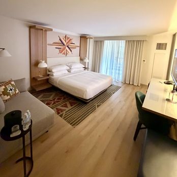 San Ramon Marriott - King room with great pillows - Hotels Near Me - San Ramon, California San Ramon Marriott - King room with great pillows - Hotels Near Me - San Ramon, California