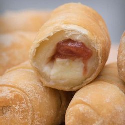 Sky Restaurant & Lounge - Tequeños de bocadillo (guayaba) con queso