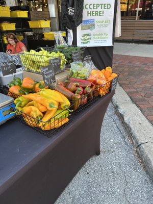 Des Moines' Downtown Farmers’ Market by null