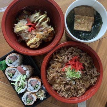 Sushi Show - Gyudon, takoyaki, udon, and spicy tuna - Sushi Bars Near Me - London, XGL Sushi Show - Gyudon, takoyaki, udon, and spicy tuna - Sushi Bars Near Me - London, XGL