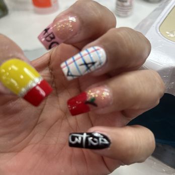 Veneto Nail Bar - Nail Salons Near Me - Converse, Texas