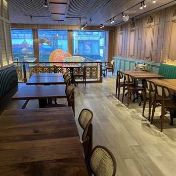 Mitr Thai - Upstairs was empty this afternoon. That's okay. - Thai Near Me - New York, New York