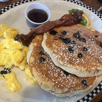 Black Bear Diner Fresno - Blueberry pancakes breakfast - Diners Near Me - Fresno, California Black Bear Diner Fresno - Blueberry pancakes breakfast - Diners Near Me - Fresno, California