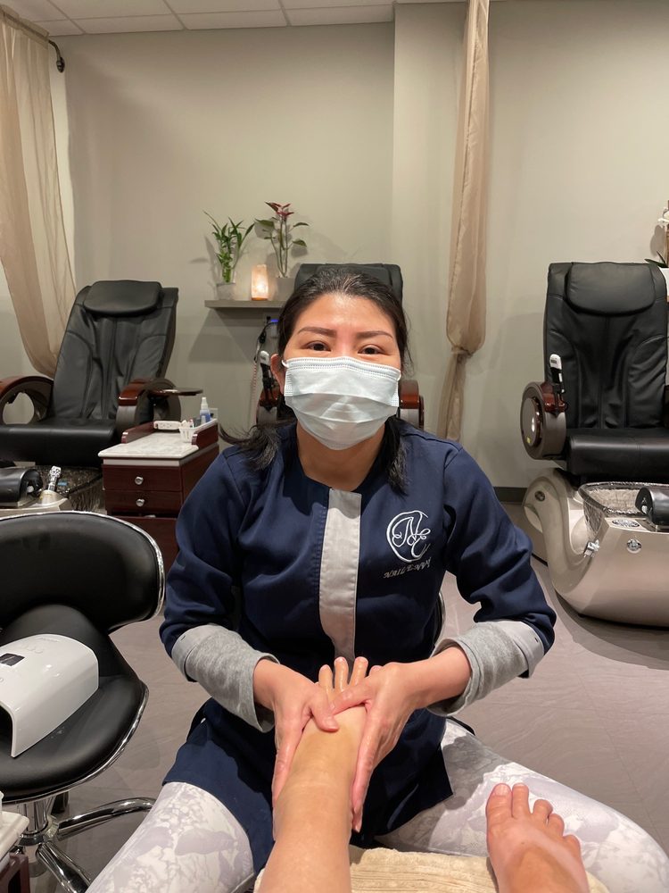 NAIL ENVY SPA AND SALON 46 Photos & 40 Reviews 108 1st Ave SW